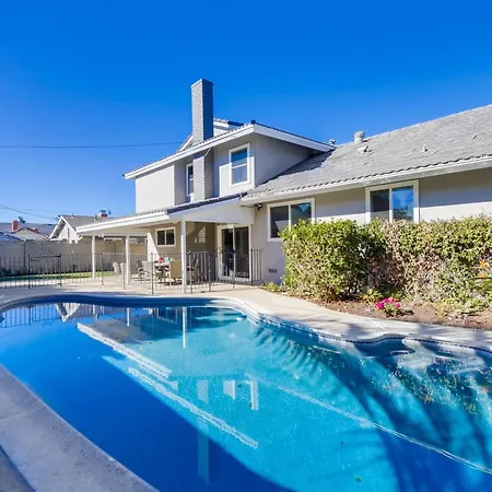 Gorgeous Upgraded 5 Bedroom & 3 Bath Home With Pool